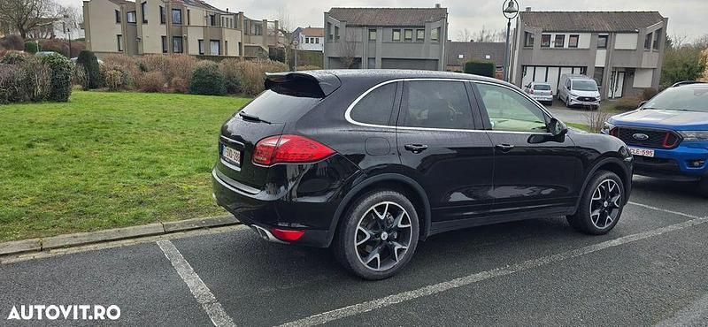 Second-hand Porsche Cayenne Platinum Edition 245 CP (180 kW) 2014 Culoarenegru SUV