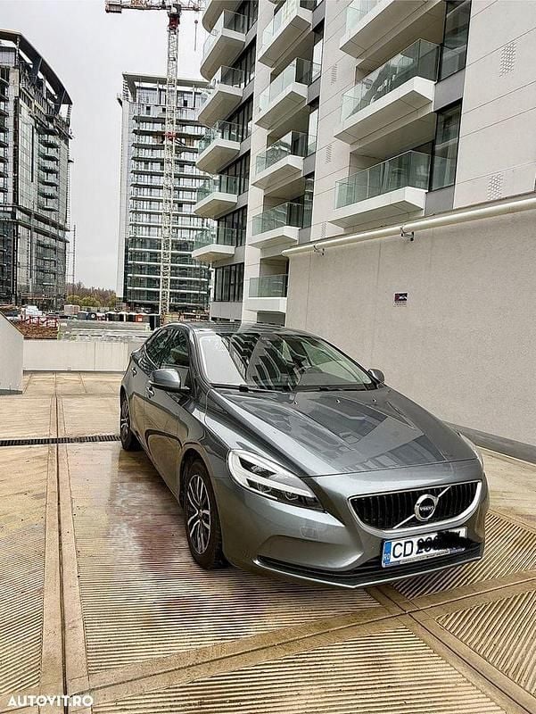 Second-hand Volvo V40 152 CP (111 kW) 2019 Culoaregri Hatchback