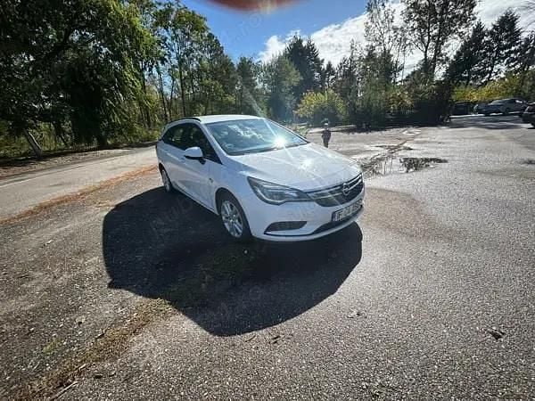Alb Utilizat 2020 Opel Astra Break | 8.300 EUR (Preț OK) - Imagine 1/4