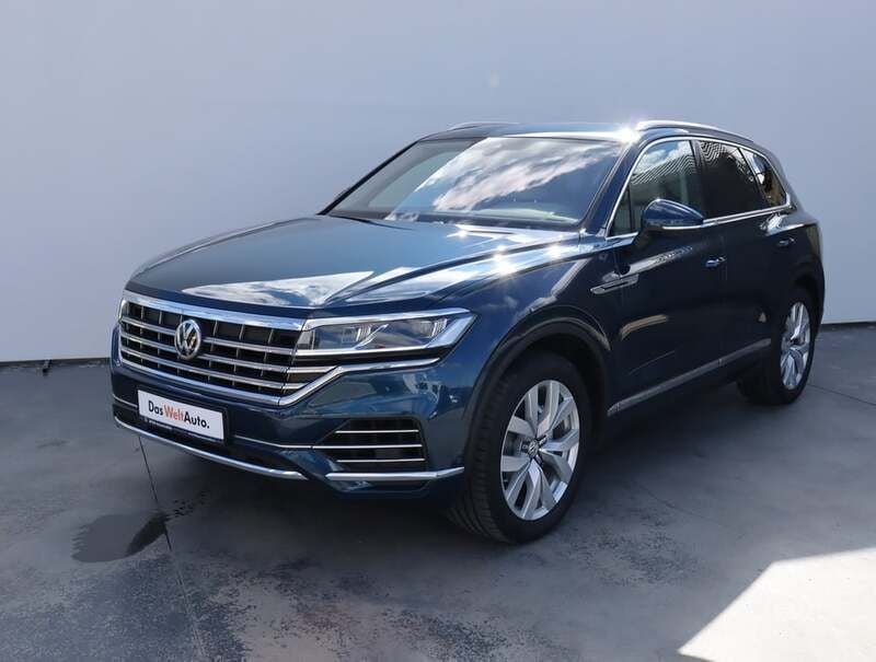 Albastru inchis metalic perleffect Utilizat 2019 VW Touareg Elegance SUV | 41.900 EUR (Puțin scump) - Imagine 1/4