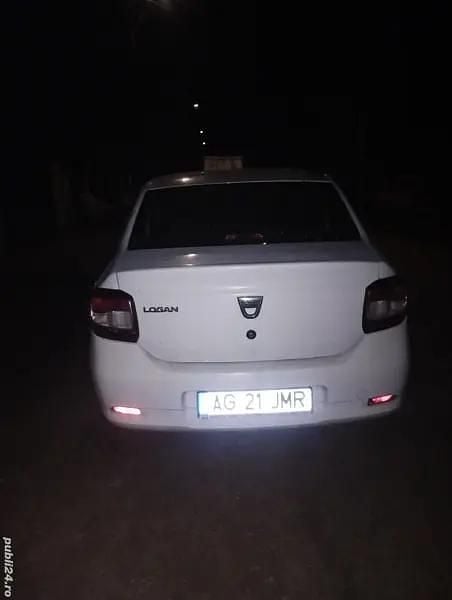 Second-hand Dacia Logan 75 CP (55 kW) 2014 Alb Berlinǎ