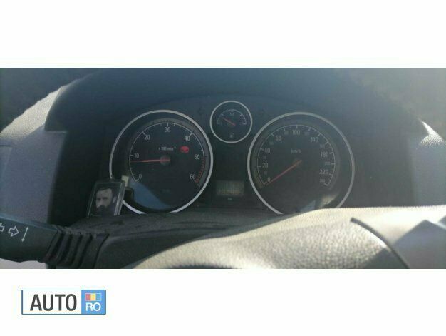 Second-hand Opel Astra 101 CP (74 kW) 2005 Gri Break