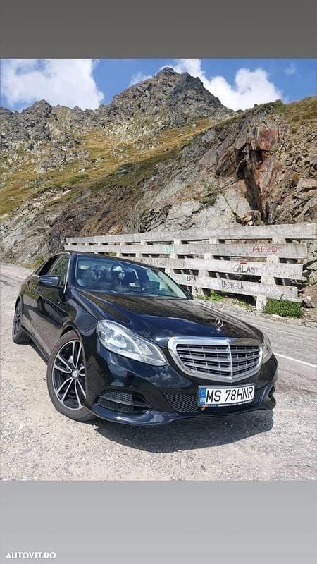 Second-hand Mercedes E200 Classic 136 CP (100 kW) 2013 Culoarenegru Berlinǎ