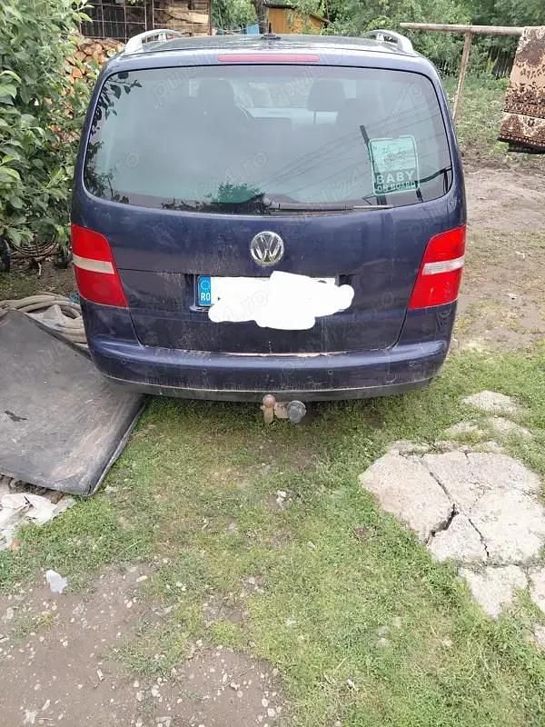 Utilizat 2006 VW Touran Monovolum | 2.300 EUR (Preț bun) - Imagine 1/4