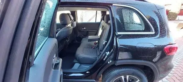Second-hand Mercedes GLB200 170 CP (125 kW) 2024 Negru SUV