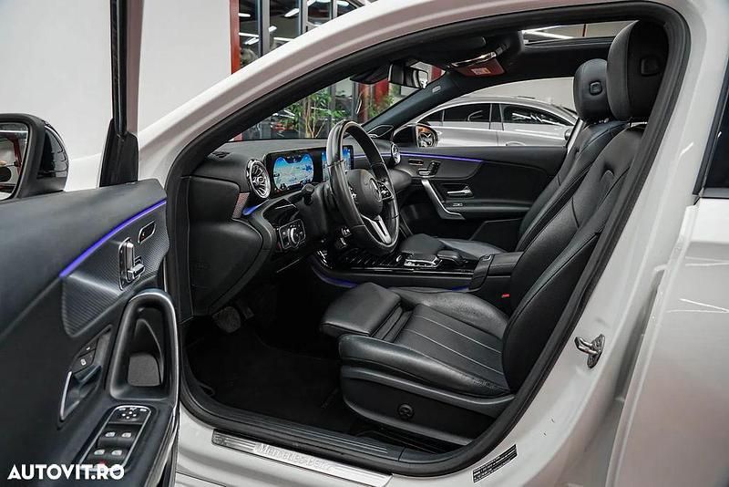Second-hand Mercedes A180 Progressive 116 CP (85 kW) 2019 Culoarealb Hatchback