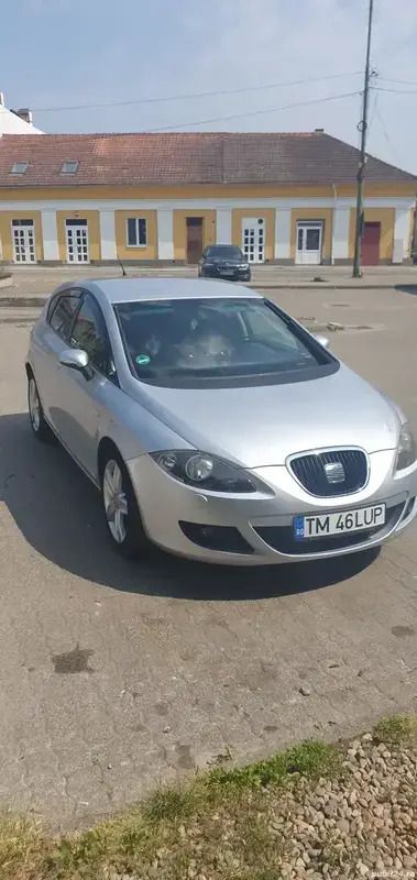 Argintiu Utilizat 2007 Seat Leon Hatchback | 3.100 EUR (Puțin scump) - Imagine 1/4