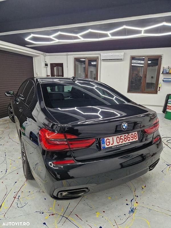 Culoarenegru Utilizat 2018 BMW 740L Berlinǎ | 37.499 EUR - Imagine 1/4