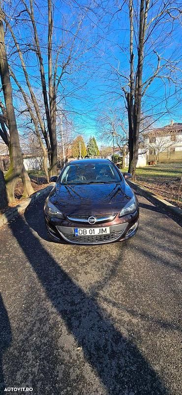 Culoaremaro Utilizat 2014 Opel Astra Enjoy Berlinǎ | 5.990 EUR (Scump) - Imagine 1/4