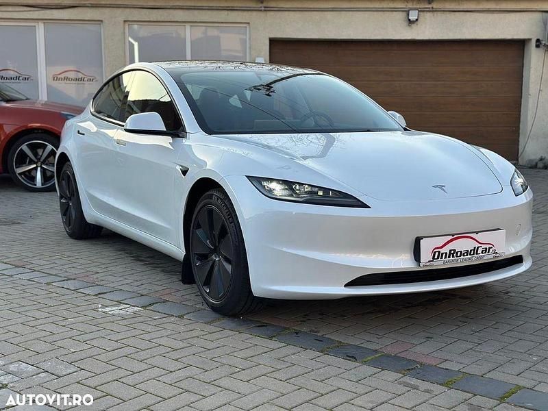 Second-hand Tesla Model 3 Standard Range Plus 208 kW (283 CP) 2024 Culoarealb Berlinǎ