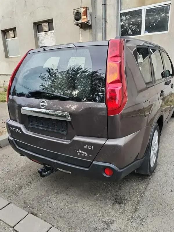 Utilizat 2008 Nissan X-Trail SUV | 5.000 EUR (Preț bun) - Imagine 1/4
