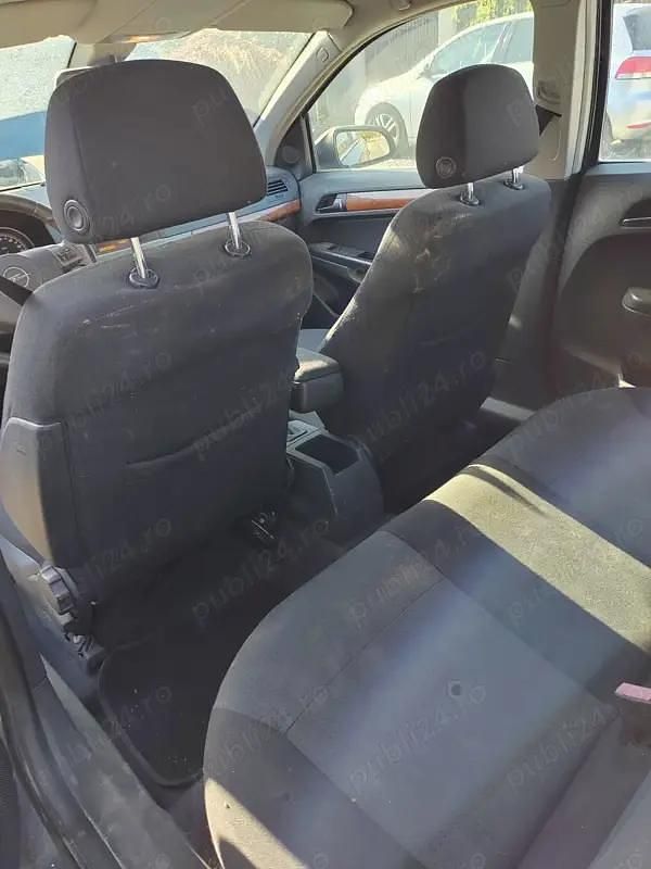 Second-hand Opel Astra 110 CP (80 kW) 2005 Gri Hatchback