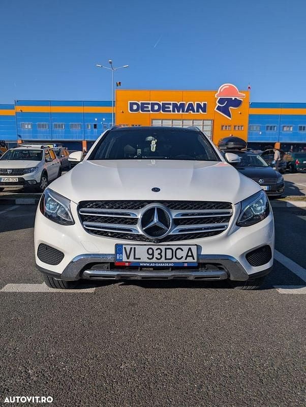Second-hand Mercedes GLC300 Exclusive 245 CP (180 kW) 2019 Culoarealb SUV