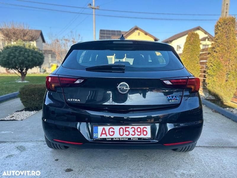 Second-hand Opel Astra Innovation 110 CP (80 kW) 2016 Culoarenegru Hatchback