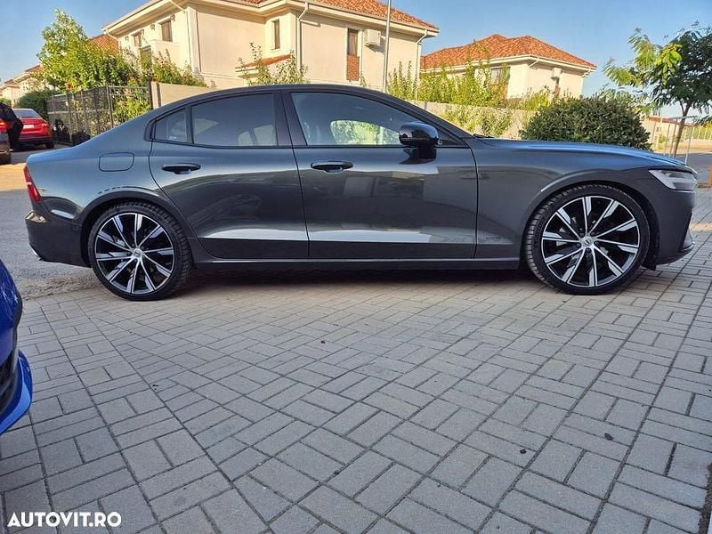 Culoaregri Utilizat 2020 Volvo S60 R-Design Berlinǎ | 29.850 EUR (Preț OK) - Imagine 1/4