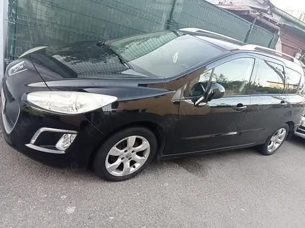 Utilizat 2015 Peugeot 308 Hatchback | 4.100 EUR (Super Preț) - Imagine 1/4