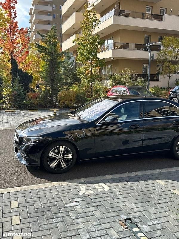 Second-hand Mercedes C220 Avantgarde 200 CP (147 kW) 2022 Culoarenegru Break