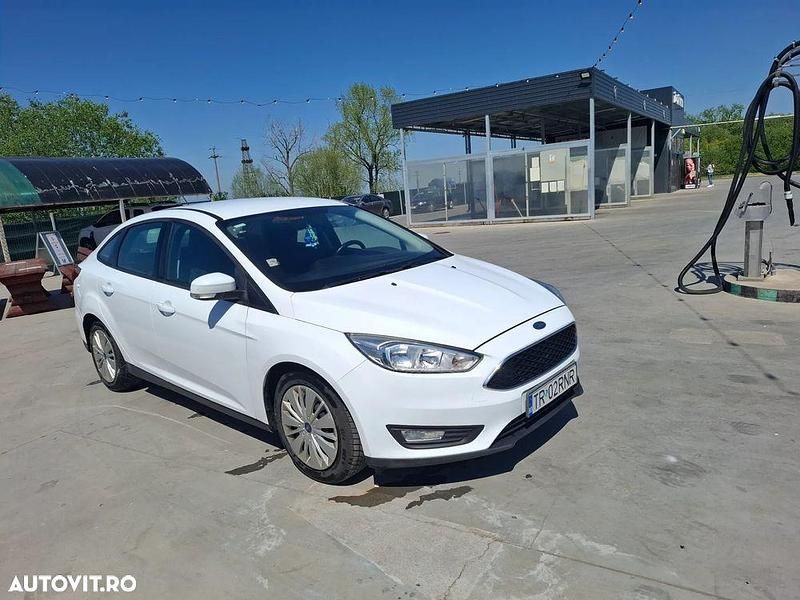 Second-hand Ford Focus Trend 100 CP (73 kW) 2017 Culoarealb Berlinǎ