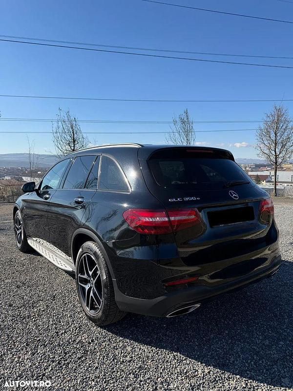 Second-hand Mercedes GLC350 AMG line 320 CP (235 kW) 2018 Culoarenegru SUV