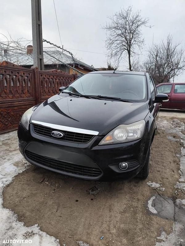 Culoarenegru Second-hand 2009 Ford Focus Hatchback | 2.700 EUR (Preț OK) - Imagine 1/4