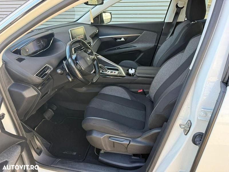 Second-hand Peugeot 3008 Active 130 CP (95 kW) 2019 Culoarealb SUV