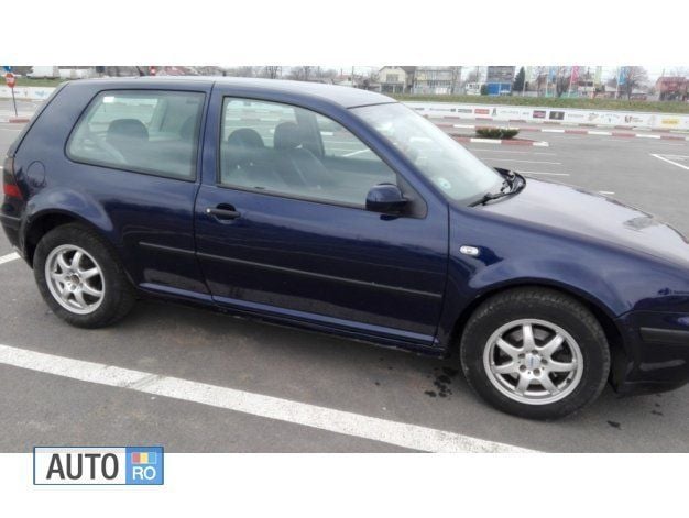 Second-hand VW Golf IV 90 CP (66 kW) 2003 Albastru Hatchback