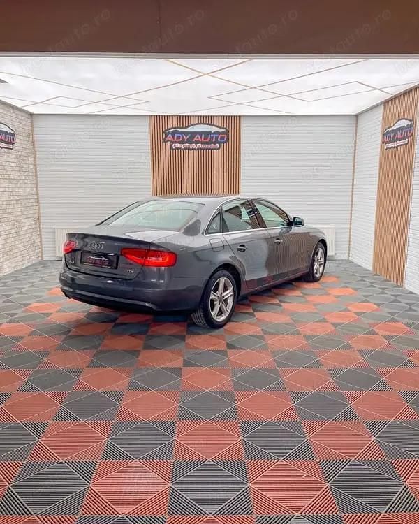 Second-hand Audi A4 Attraction 143 CP (105 kW) 2013 Argint Berlinǎ
