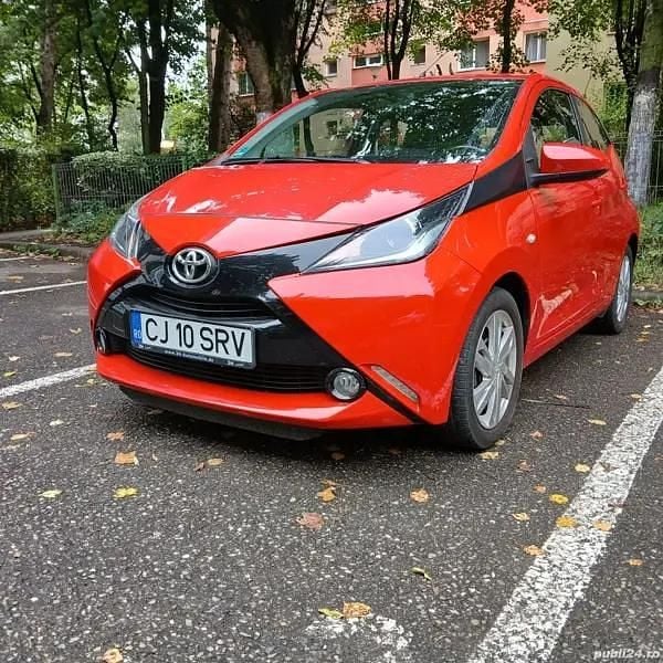 Second-hand Toyota Aygo 69 CP (50 kW) 2018 Rosu Hatchback