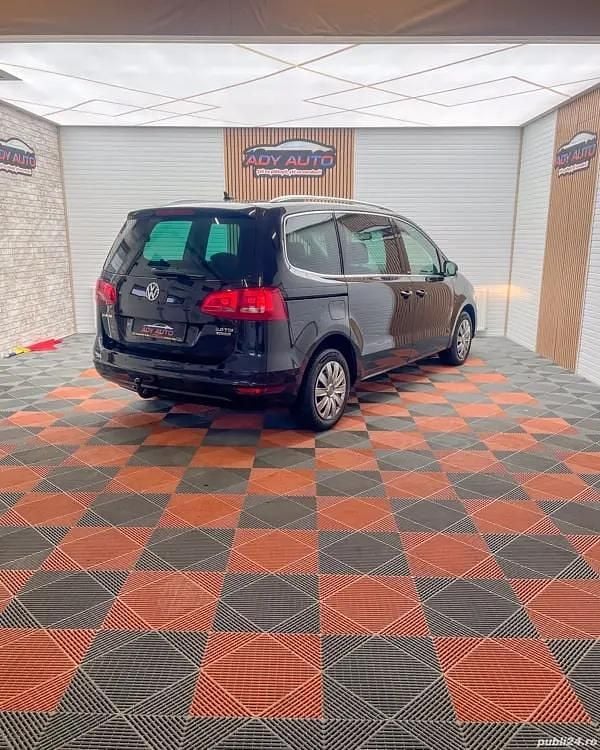 Second-hand VW Sharan 140 CP (102 kW) 2011 Negru Monovolum