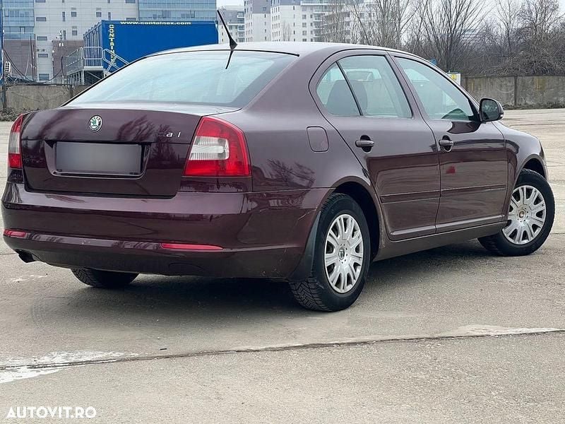 Second-hand Skoda Octavia Classic 105 CP (77 kW) 2012 Culoarealte culori Hatchback