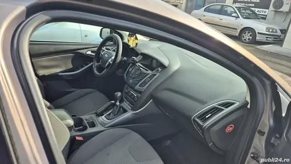 Maro Utilizat 2012 Ford Focus Hatchback | 4.400 EUR (Preț OK) - Imagine 1/4