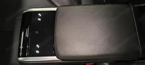 Second-hand Toyota Camry 218 CP (160 kW) 2020 Negru Berlinǎ