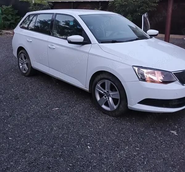 Alb Utilizat 2016 Skoda Fabia Break | 4.450 EUR (Super Preț) - Imagine 1/4