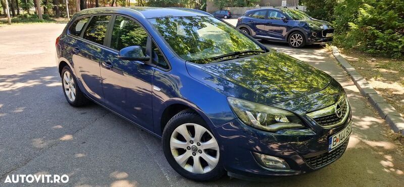 Albastru Utilizat 2012 Opel Astra Break | 5.300 EUR (Preț OK) - Imagine 1/4