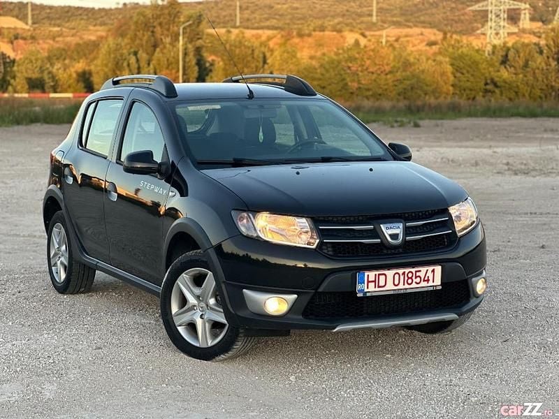 Negru Utilizat 2016 Dacia Sandero Stepway Hatchback | 5.300 EUR (Preț OK) - Imagine 1/4