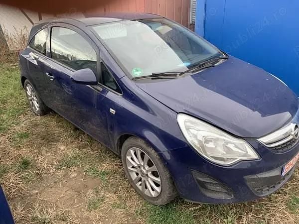 Utilizat 2012 Opel Corsa Hatchback | 2.400 EUR (Preț bun) - Imagine 1/4