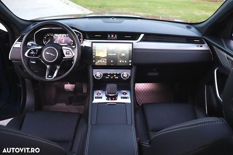 Second-hand Jaguar F-Pace R-Dynamic 204 CP (150 kW) 2021 Culoarealbastru SUV