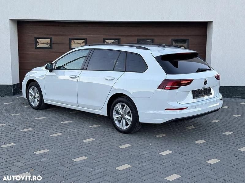 Second-hand VW Golf VIII Life 116 CP (85 kW) 2025 Culoarealb Break