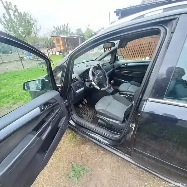 Negru Utilizat 2006 Opel Zafira Monovolum | 2.200 EUR - Imagine 1/4