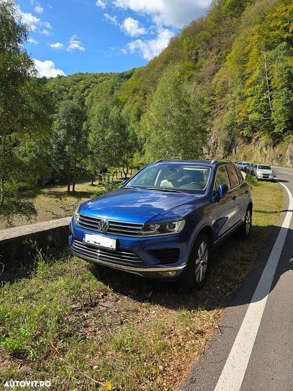 Culoarealbastru Utilizat 2015 VW Touareg Supreme SUV | 21.900 EUR (Preț OK) - Imagine 1/4