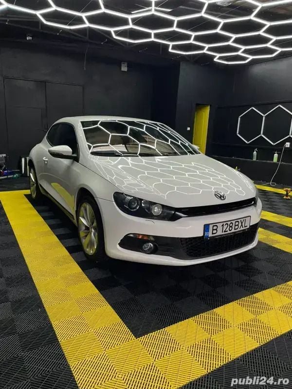Alb Utilizat 2010 VW Scirocco Coupe | 7.500 EUR - Imagine 1/4