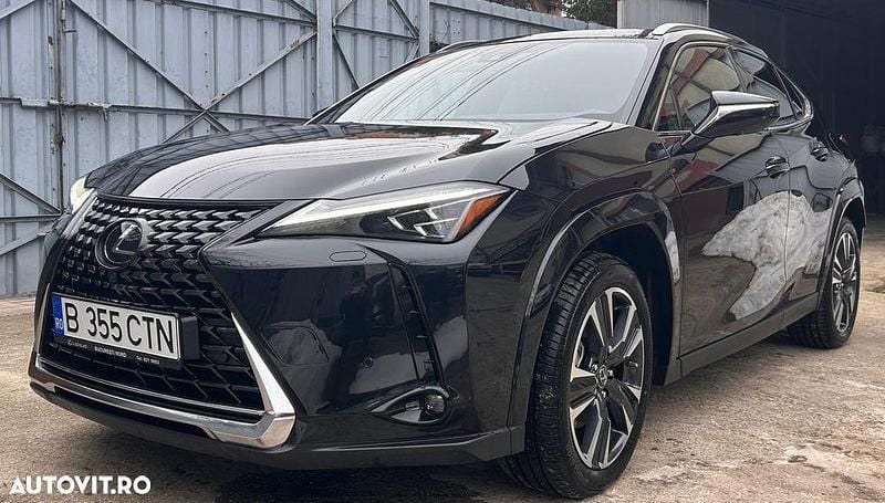Second-hand Lexus UX 250h E-FOUR Luxury Line 177 CP (130 kW) 2024 Culoarenegru SUV