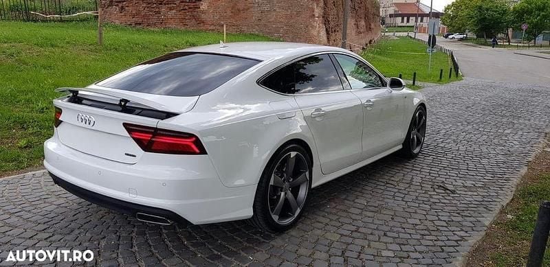 Second-hand Audi A7 S-Line 272 CP (200 kW) 2015 Culoarealb Hatchback