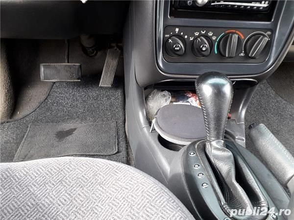 Second-hand Chrysler Stratus 131 CP (96 kW) 1999 Gri Berlinǎ