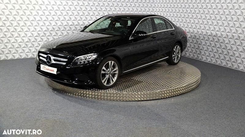 Negru Utilizat 2020 Mercedes C300 Break | 30.107 EUR (Preț OK) - Imagine 1/4