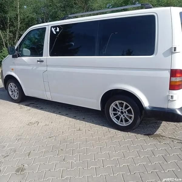 Utilizat 2004 VW T5 Van | 4.500 EUR (Preț OK) - Imagine 1/4
