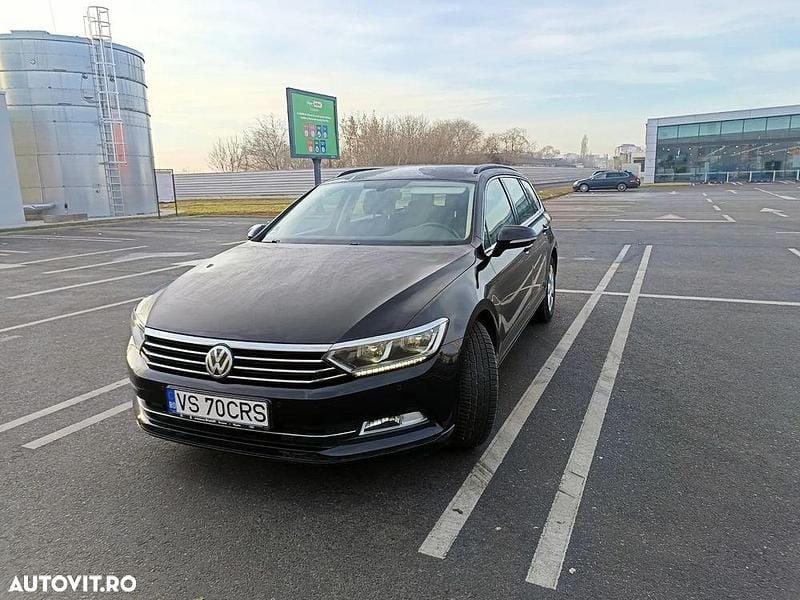 Culoarenegru Utilizat 2017 VW Passat Comfortline Break | 10.500 EUR (Preț OK) - Imagine 1/4