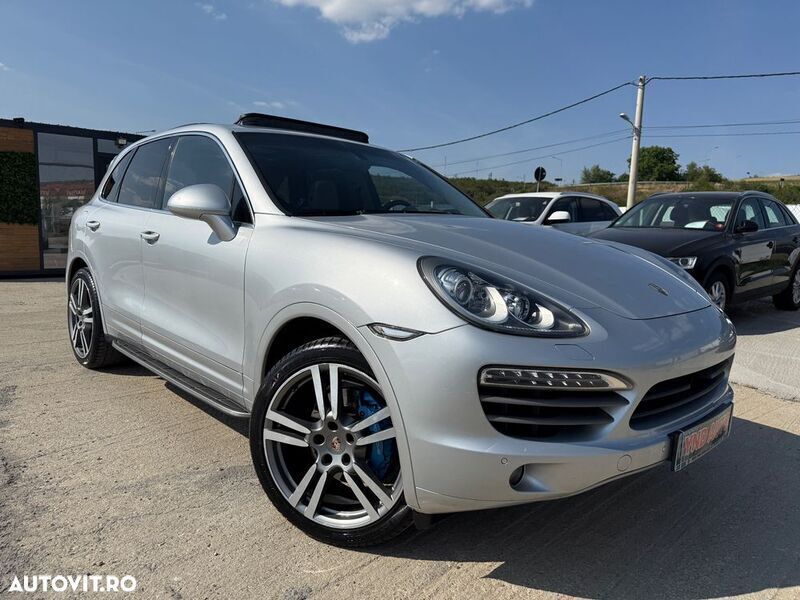 Gri Utilizat 2011 Porsche Cayenne SUV | 16.990 EUR (Preț OK) - Imagine 1/4