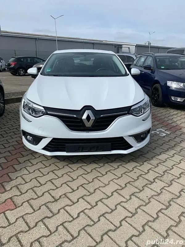 Utilizat 2017 Renault Mégane IV Hatchback | 7.500 EUR (Super Preț) - Imagine 1/4