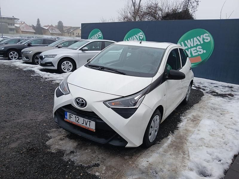 Alb Utilizat 2020 Toyota Aygo Hatchback | 7.950 EUR (Preț OK) - Imagine 1/4